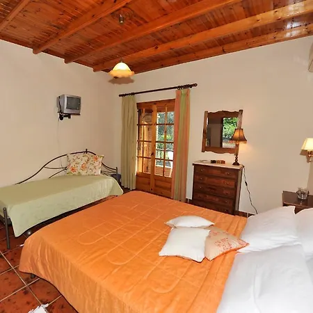 Pieros Lisipios Lägenhet *