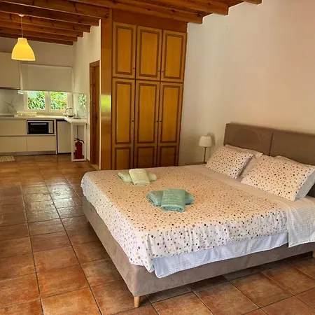 Pieros Lisipios Apartmán