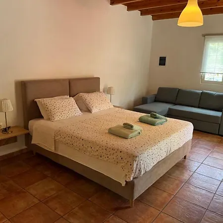 Pieros Lisipios Apartmán *